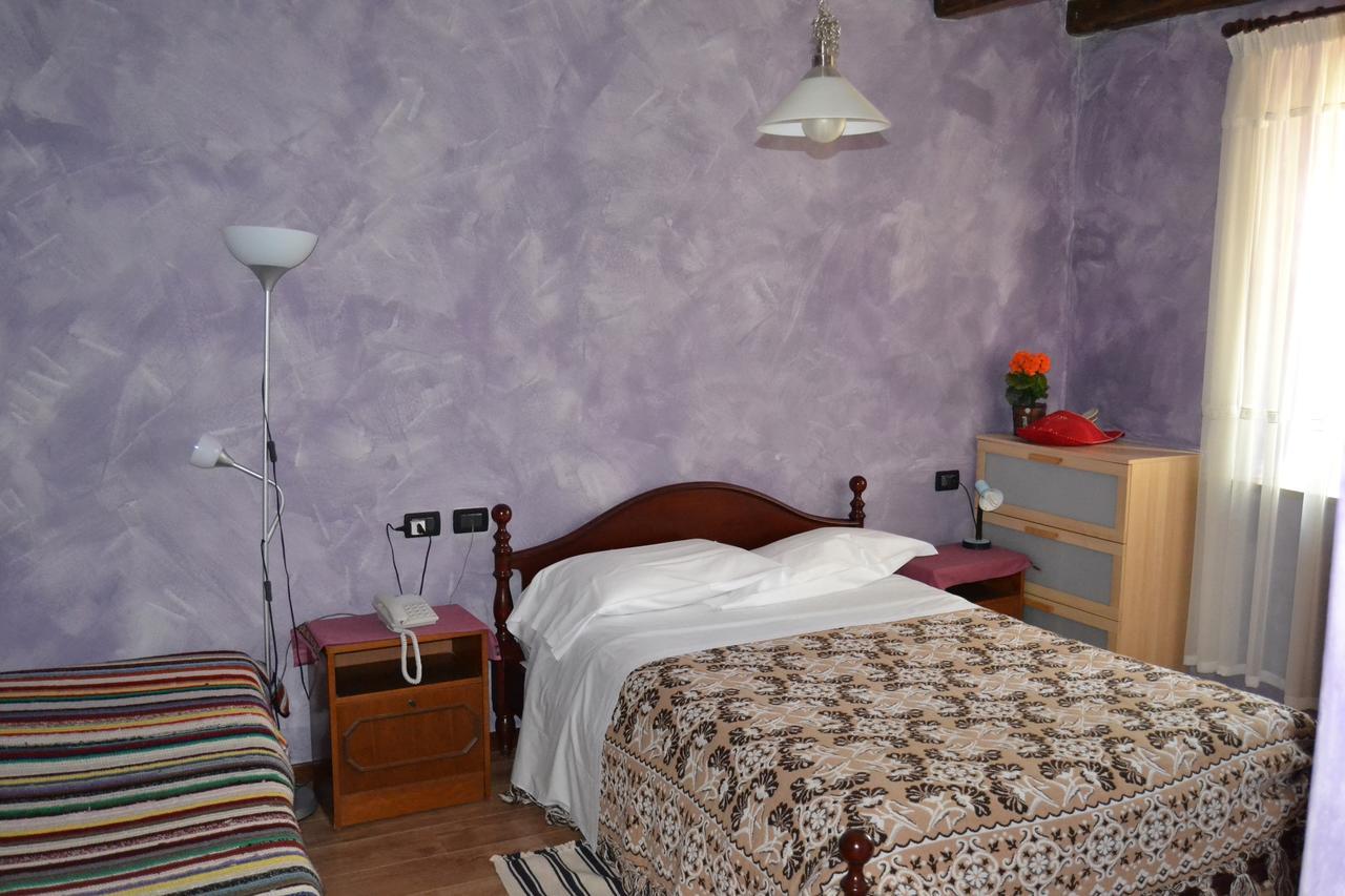 Agriturismo Ca Del Buco Hotel Monte San Giovanni  Bilik gambar